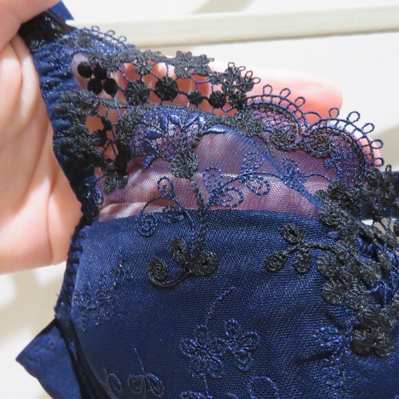 SIMONE PERELE Wish Push Up Plunge Bra in Night Blue Lace - Size 34A NWT - Picture 4 of 15